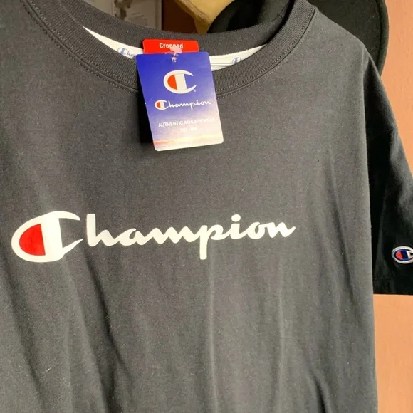Black champion cropped shirt - Picture 2 of 2